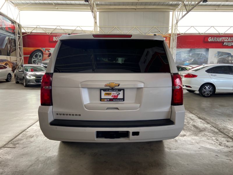 CHEVROLET SUBURBAN LT V8 AUT 2019
