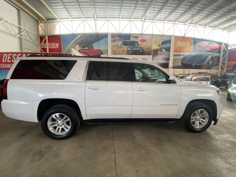 CHEVROLET SUBURBAN LT V8 AUT 2019