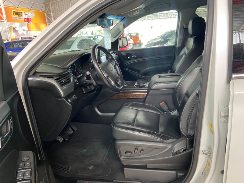 CHEVROLET SUBURBAN LT V8 AUT 2019