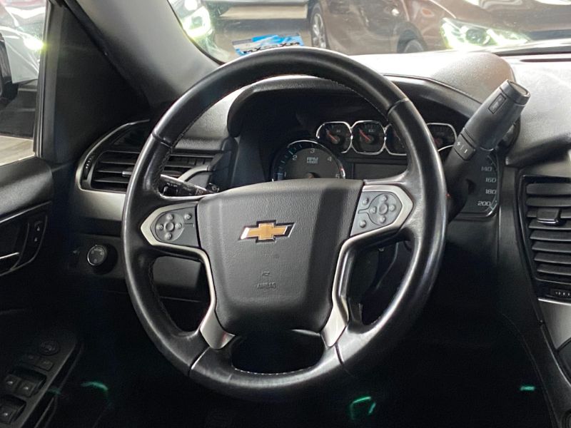 CHEVROLET SUBURBAN LT V8 AUT 2019