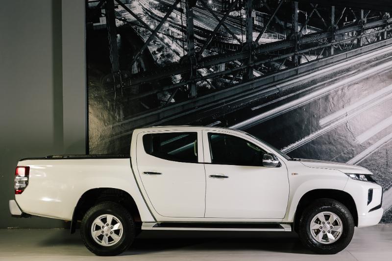 MITSUBISHI L-200 MT V4 4X2 2021 BONO $20,000