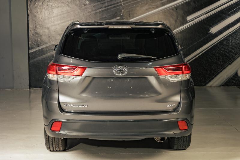 TOYOTA HIGHLANDER PREMIUM 4X2 2017