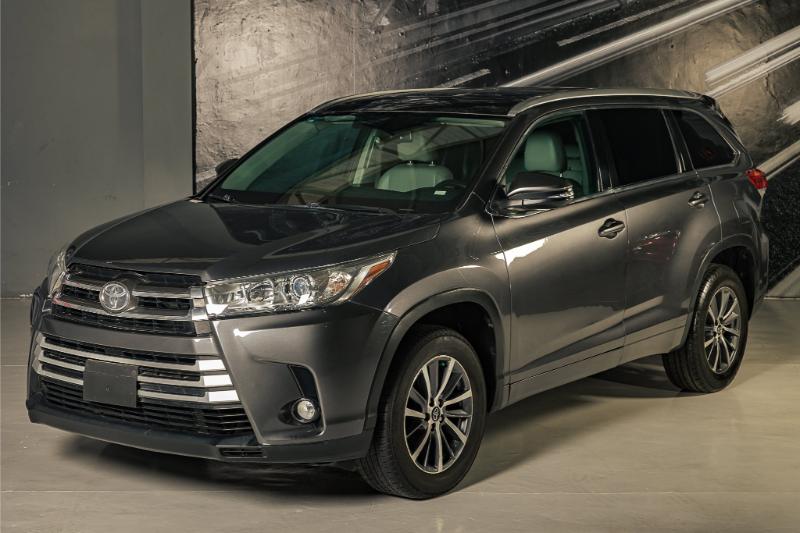 TOYOTA HIGHLANDER PREMIUM 4X2 2017