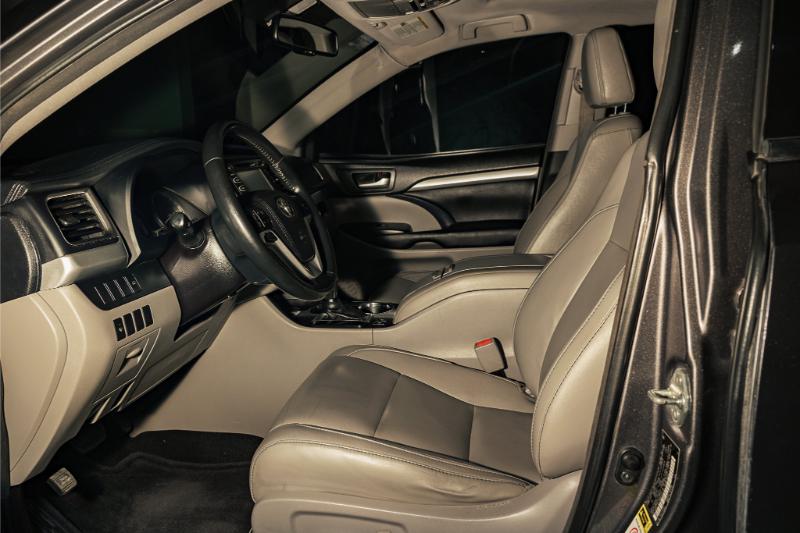 TOYOTA HIGHLANDER PREMIUM 4X2 2017