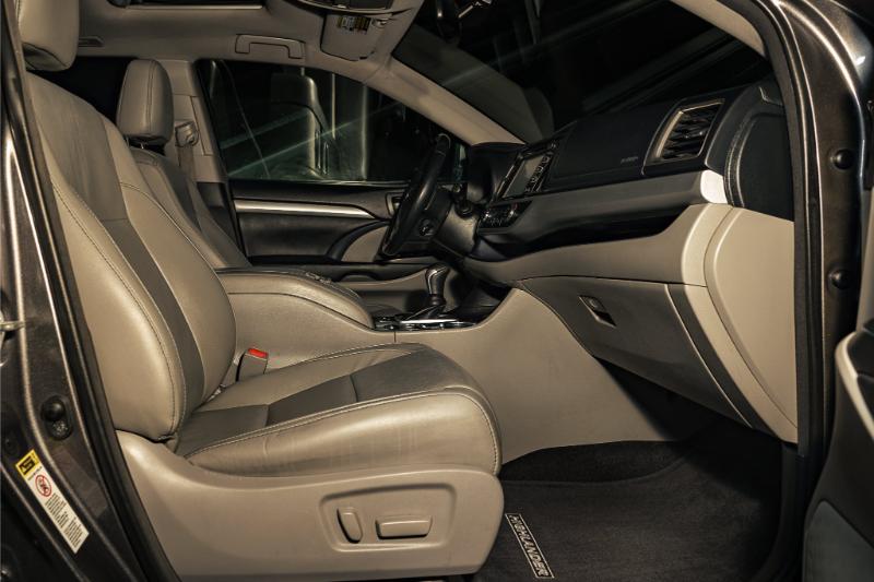 TOYOTA HIGHLANDER PREMIUM 4X2 2017