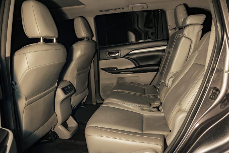 TOYOTA HIGHLANDER PREMIUM 4X2 2017