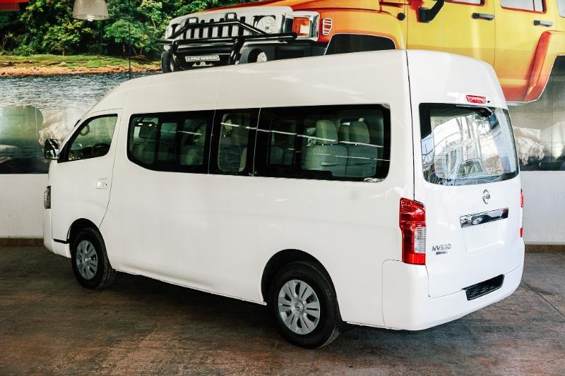 NISSAN URVAN NV350 MT V4 15 PASAJEROS 2021