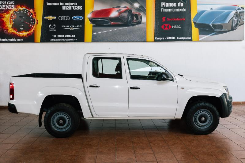 VW AMAROK TRENDLINE DIESEL 4X2 V4 2018 BONO $30,000