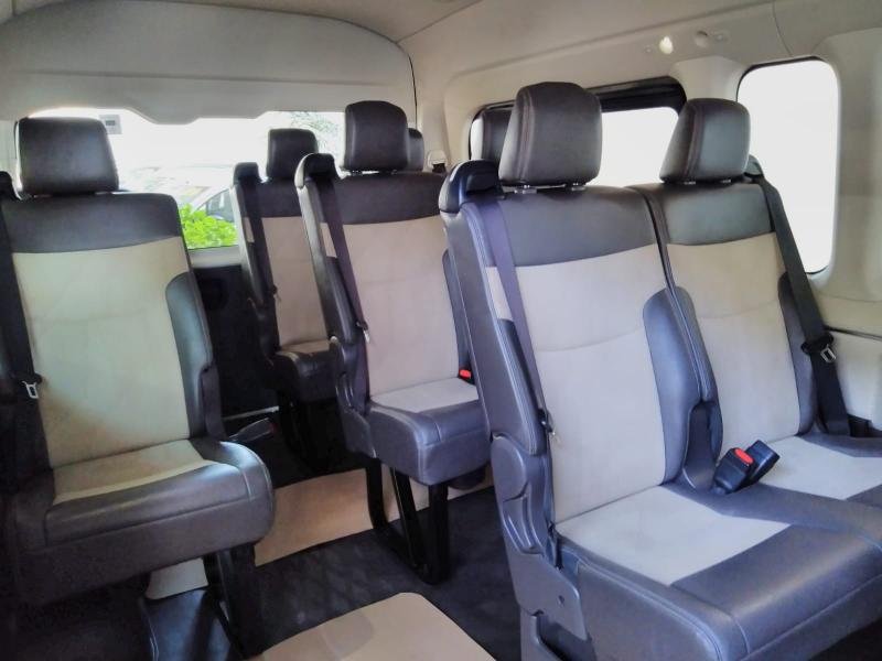 TOYOTA HIACE 12 PASAJEROS MT 2024