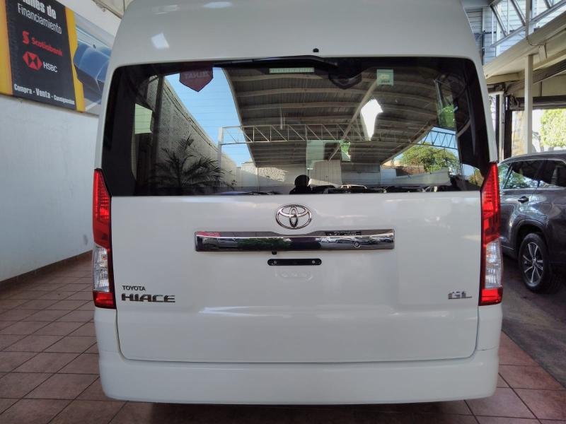TOYOTA HIACE 12 PASAJEROS MT 2024