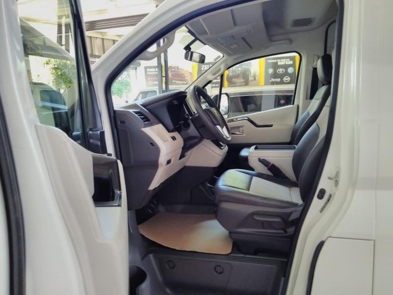 TOYOTA HIACE 12 PASAJEROS MT 2024