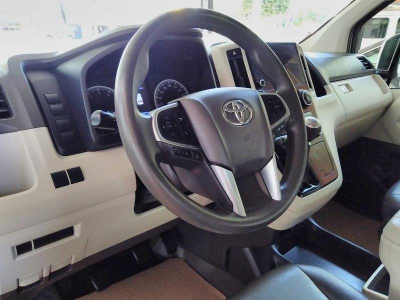 TOYOTA HIACE 12 PASAJEROS MT 2024