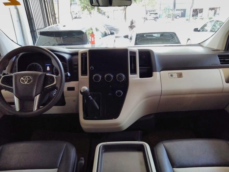 TOYOTA HIACE 12 PASAJEROS MT 2024