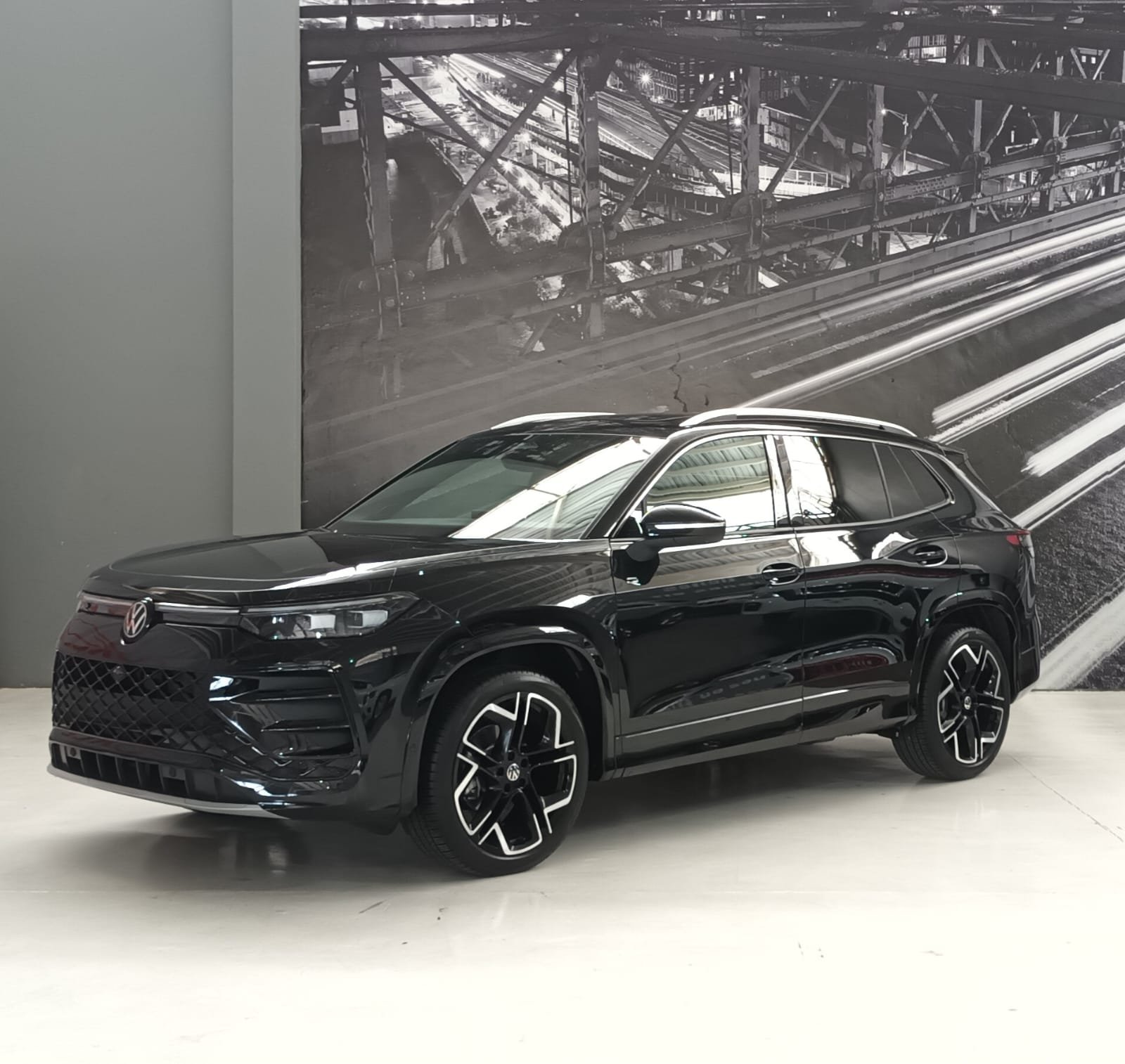 VW TIGUAN R LINE 2026 NUEVO SIN RODAR