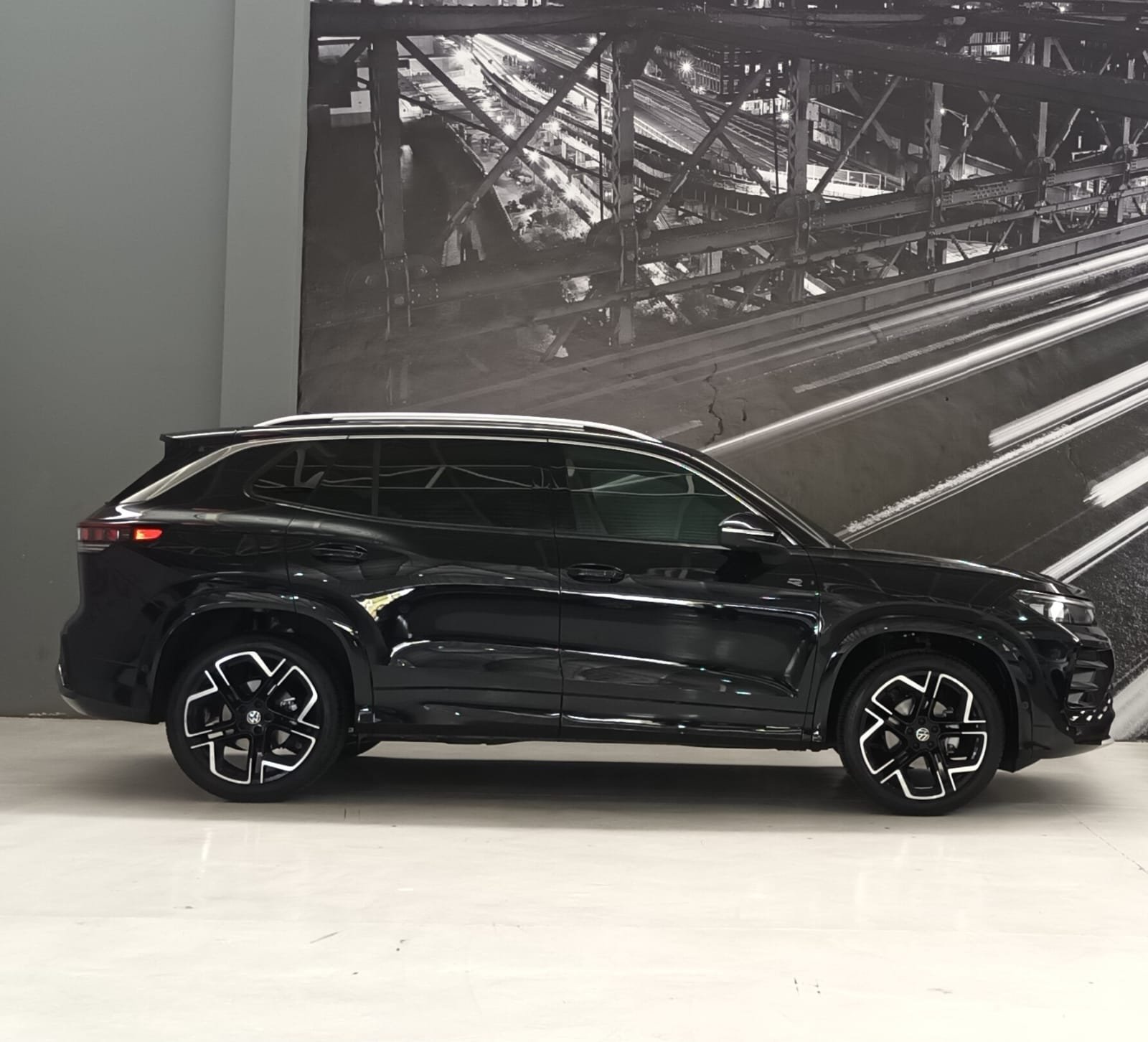 VW TIGUAN R LINE 2026 NUEVO SIN RODAR