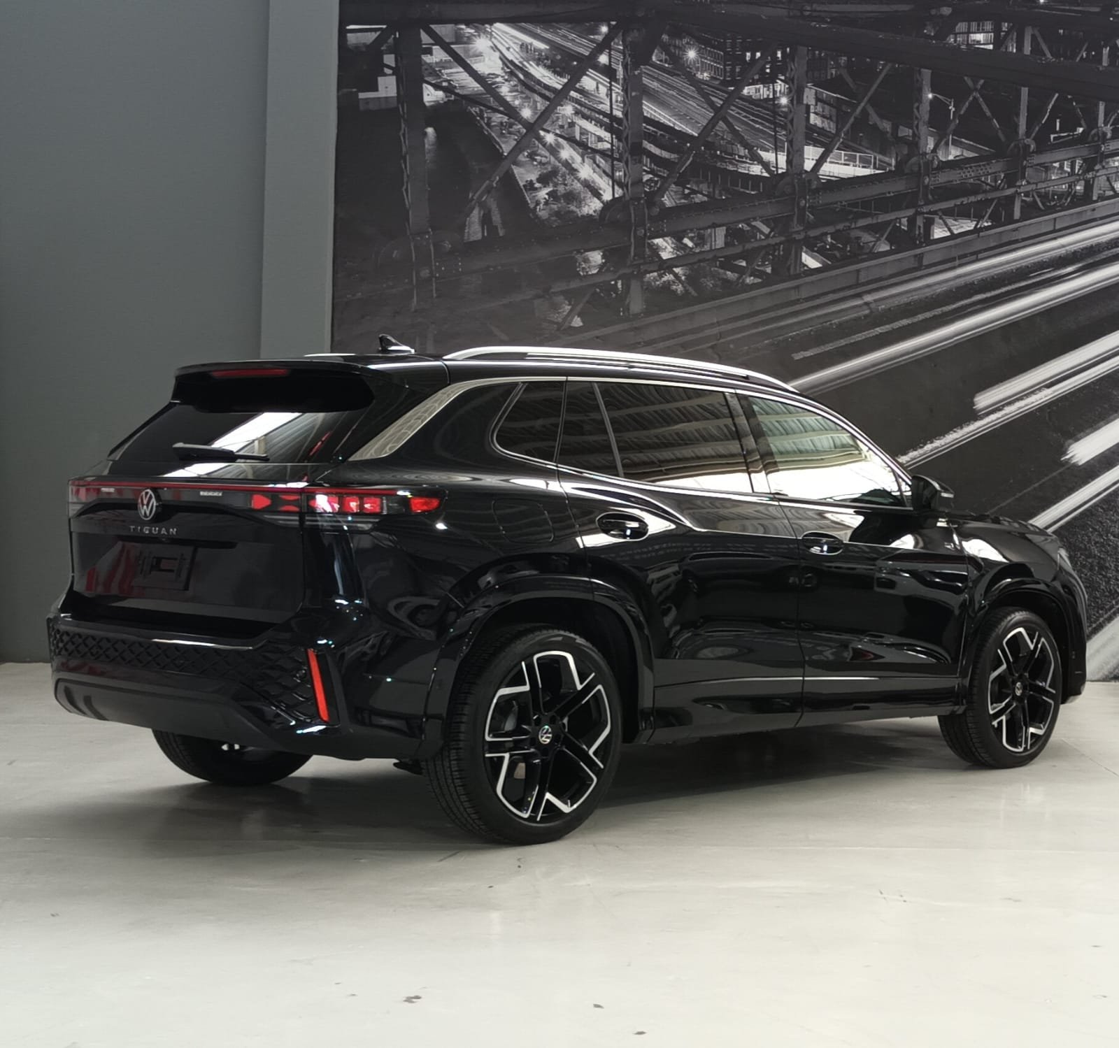 VW TIGUAN R LINE 2026 NUEVO SIN RODAR