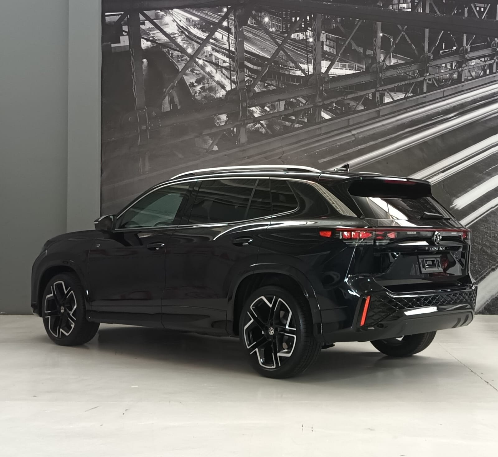 VW TIGUAN R LINE 2026 NUEVO SIN RODAR