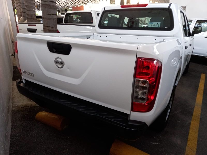 NP 300 2020 V4 MT