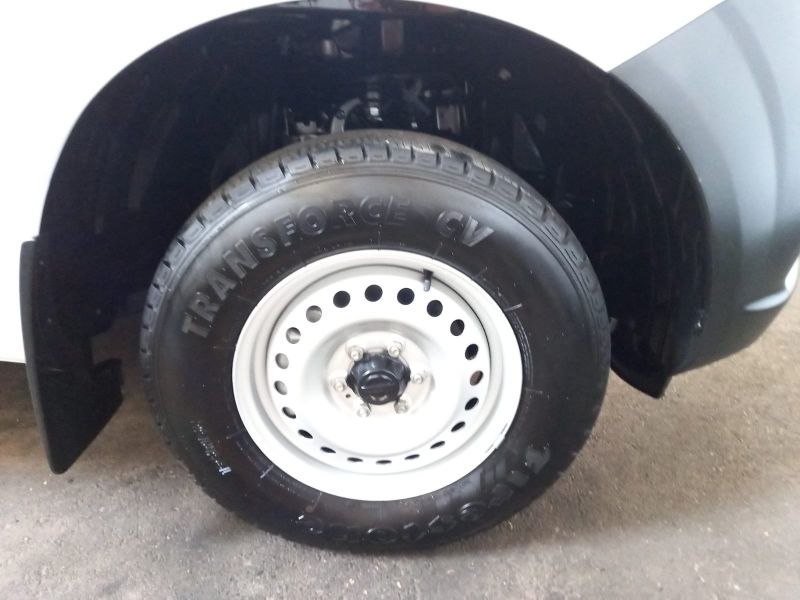 NP 300 2020 V4 MT