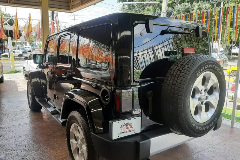 WRANGLER SAHARA V6 AUT 4X4 2015