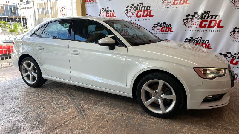 AUDI A3  AMBIENT 2016 TURBO