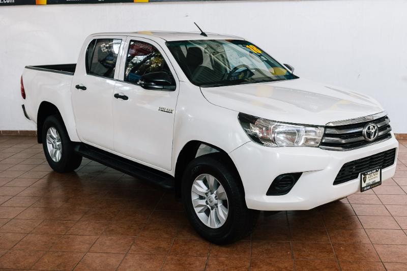 TOYOTA HILUX SR MT 2018