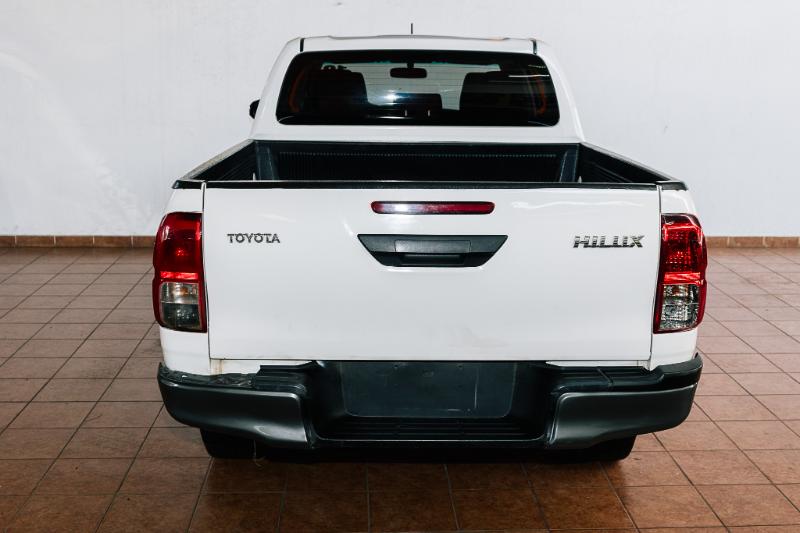 TOYOTA HILUX SR MT 2018