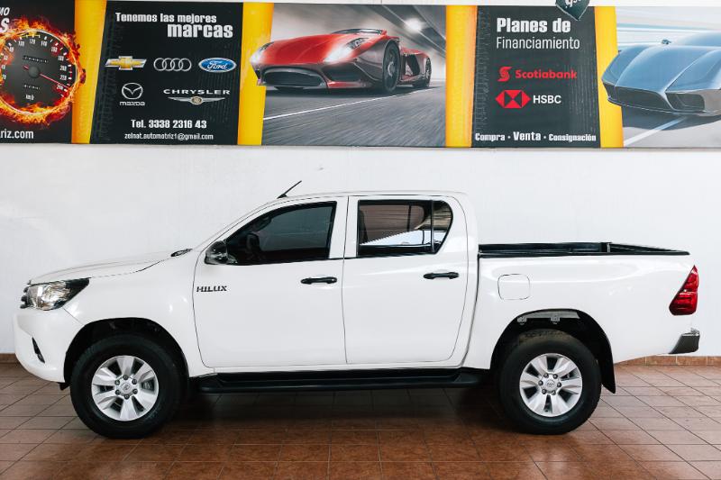 TOYOTA HILUX SR MT 2018