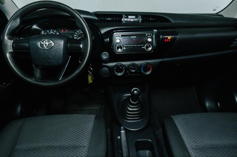 TOYOTA HILUX SR MT 2018