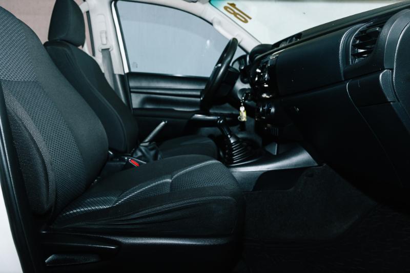 TOYOTA HILUX SR MT 2018