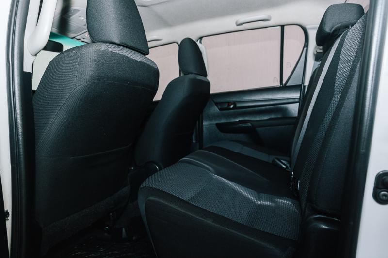 TOYOTA HILUX SR MT 2018