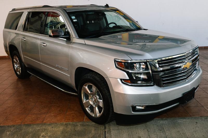 SUBURBAN PREMIER  PAQ «D» V8 AUT 4X4 2017