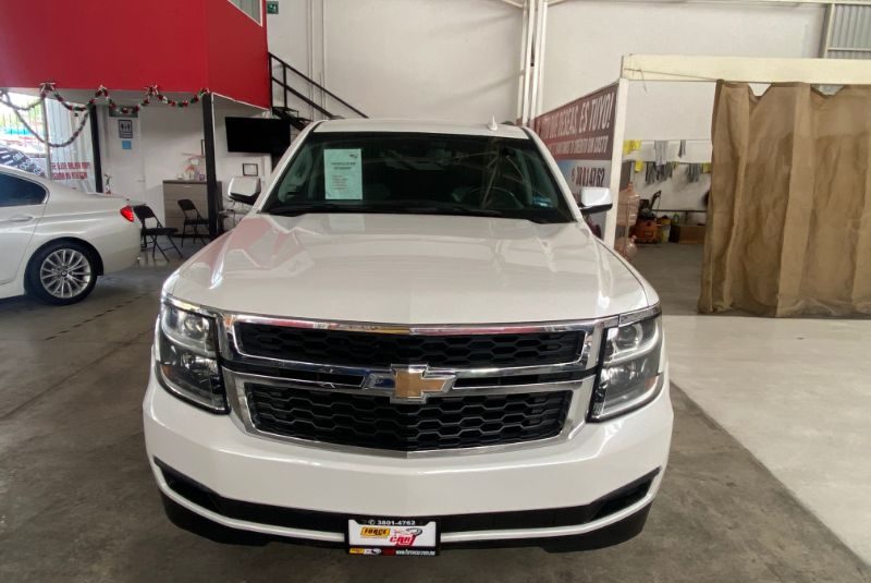 CHEVROLET SUBURBAN LT V8 AUT 2019