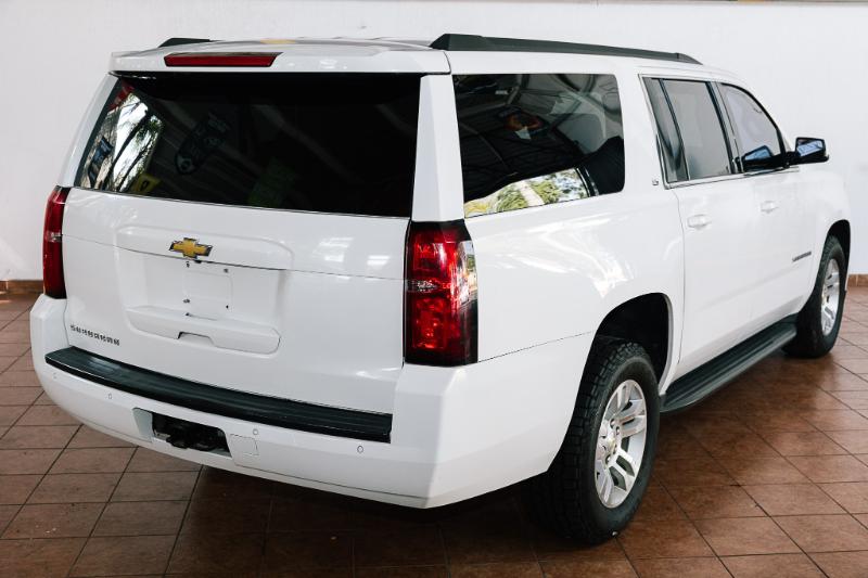 SUBURBAN LT V8 AUT 2015 4X2