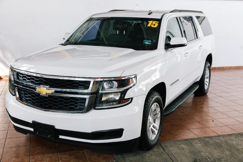 SUBURBAN LT V8 AUT 2015 4X2