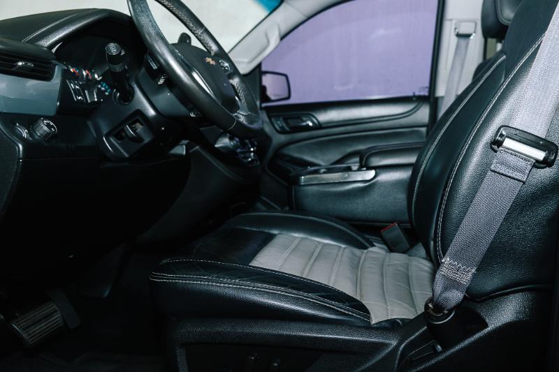 SUBURBAN LT V8 AUT 2015 4X2