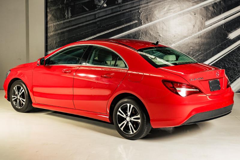 MERCEDES BENZ CLA-200 SEDAN V4 AUT 2017