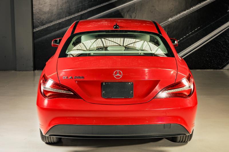 MERCEDES BENZ CLA-200 SEDAN V4 AUT 2017