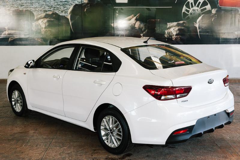 KIA RIO LX MT V4 2018