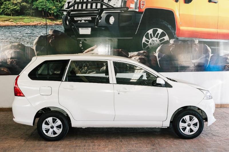 TOYOTA AVANZA PREMIUM 2018 MT V4