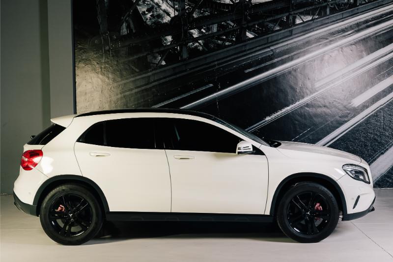 MERCEDES GLA 200 CGI SPORT 2017 AUT V4 TURBO