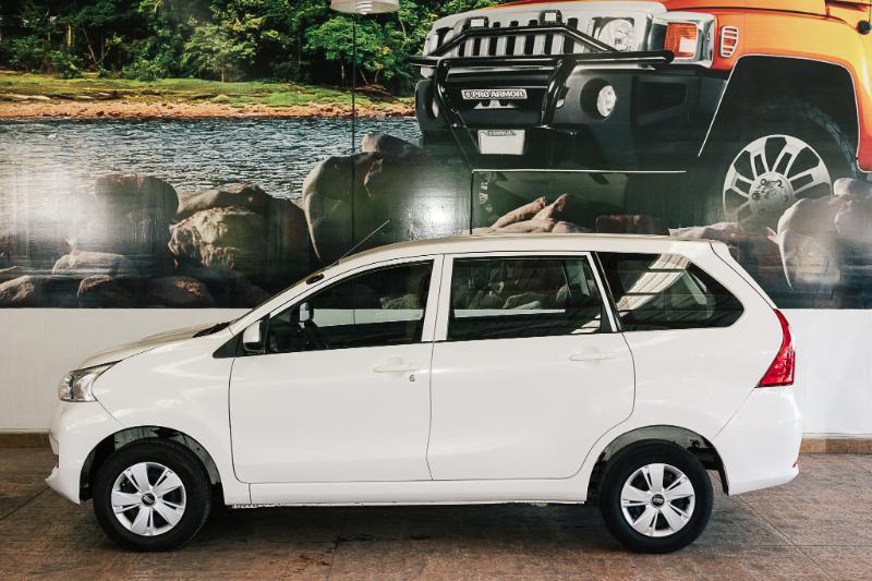 TOYOTA AVANZA PREMIUM 2018 MT V4