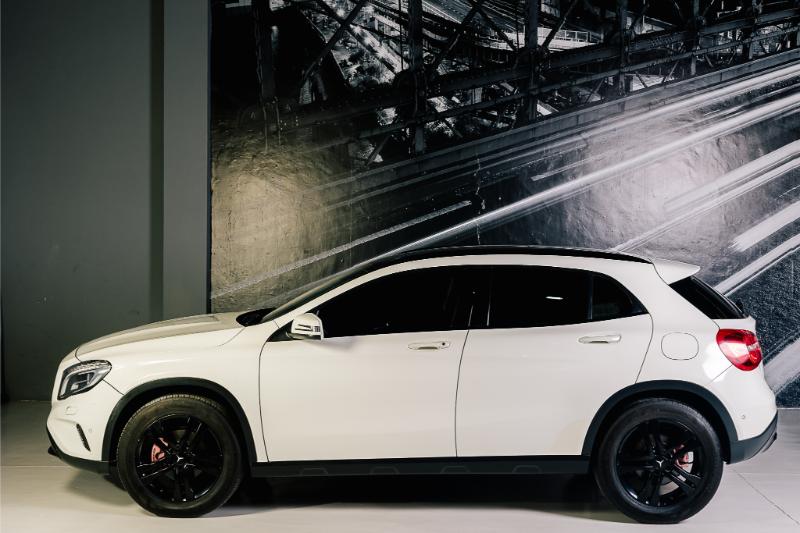 MERCEDES GLA 200 CGI SPORT 2017 AUT V4 TURBO