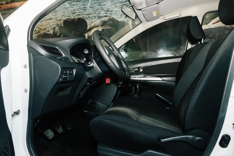 TOYOTA AVANZA PREMIUM 2018 MT V4