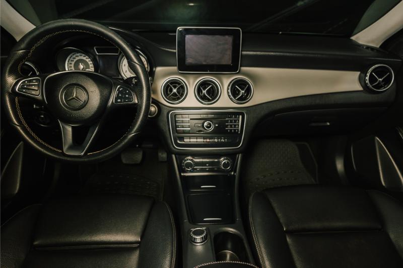 MERCEDES GLA 200 CGI SPORT 2017 AUT V4 TURBO