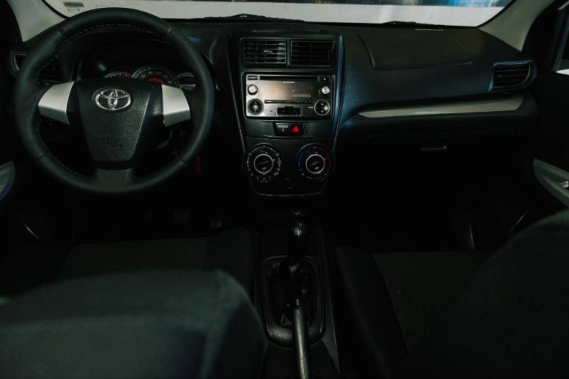 TOYOTA AVANZA PREMIUM 2018 MT V4