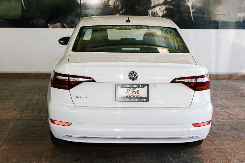 VW JETTA TRENDLINE V4 AUT 2020