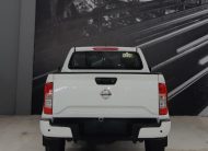 NISSAN NP 300 FRONTIER XE 2022 V4 MT