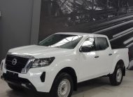 NISSAN NP 300 FRONTIER XE 2022 V4 MT