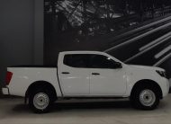 NISSAN NP 300 FRONTIER XE 2022 V4 MT